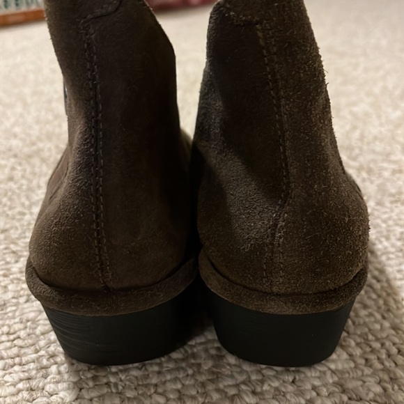 FLY London SZ 39 US SZ 8.5 suede ankle boots. Preowned in great condition. - Picture 4 of 14